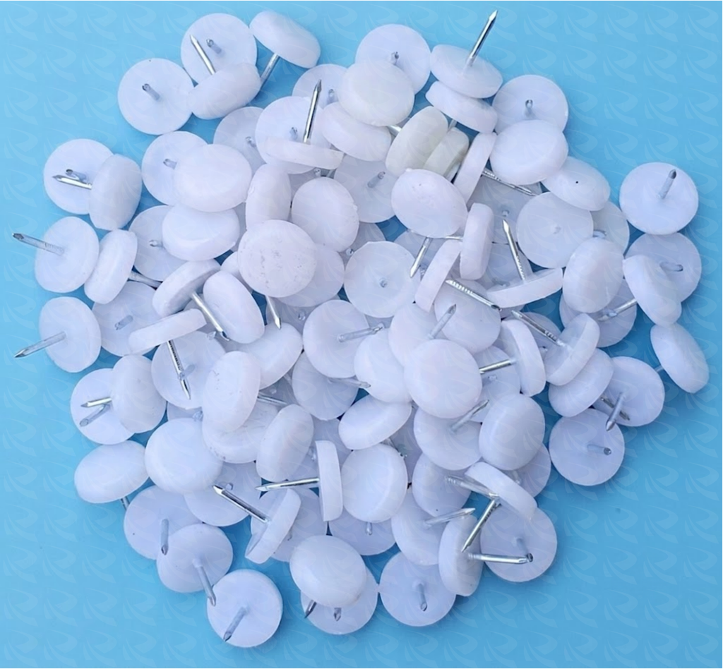 WHITE PLASTIC TACKS 22MM 9952